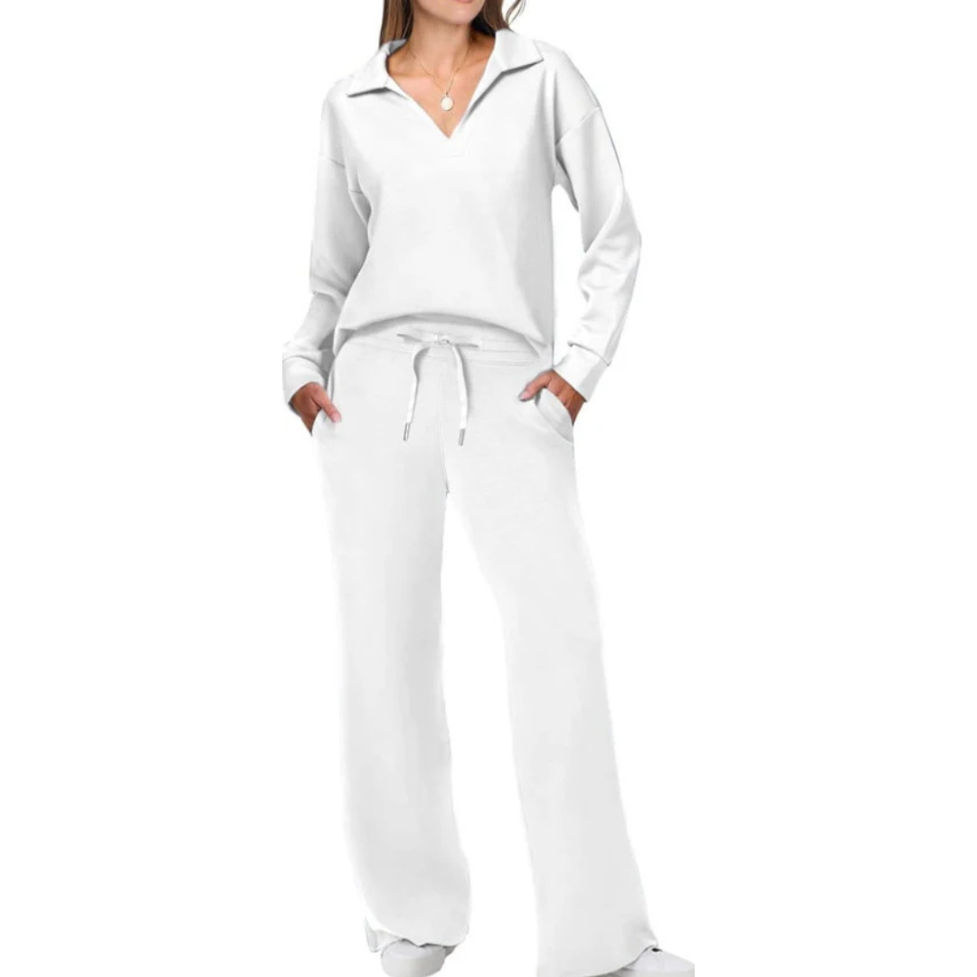 Women's two-piece set with V-neck and loose-fitting pants | Modern