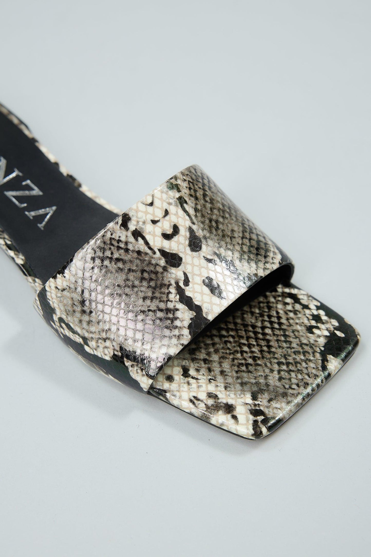 Blair | Snake Black Sandals