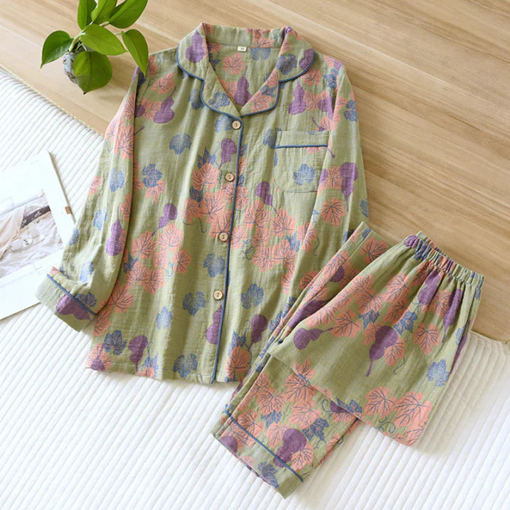 Two-piece floral print pajama set for women | Modern